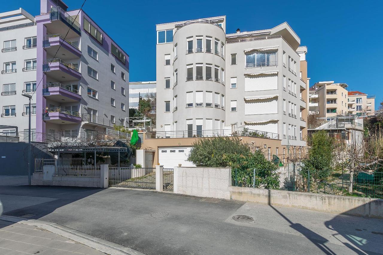 Apartment And Excelsior *