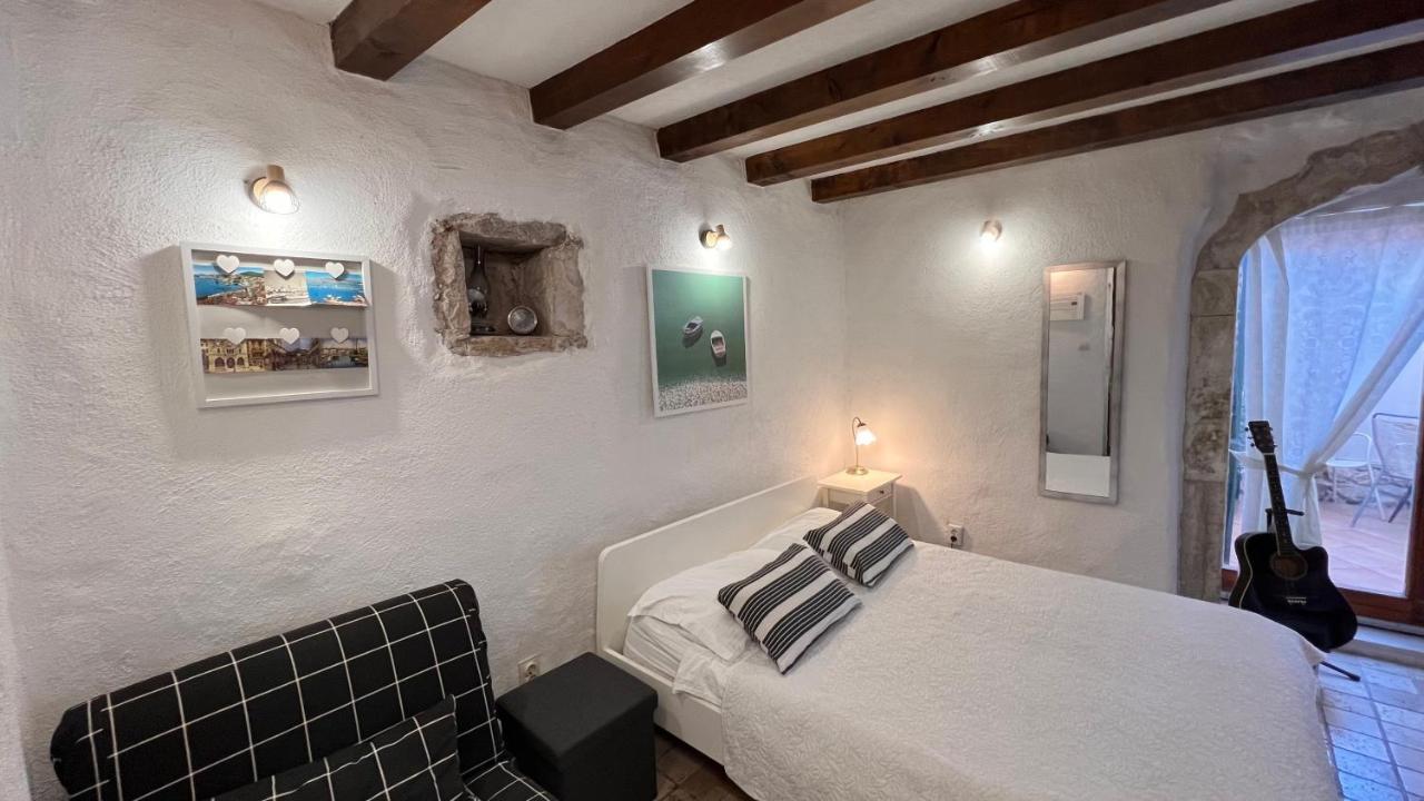 F Guest house