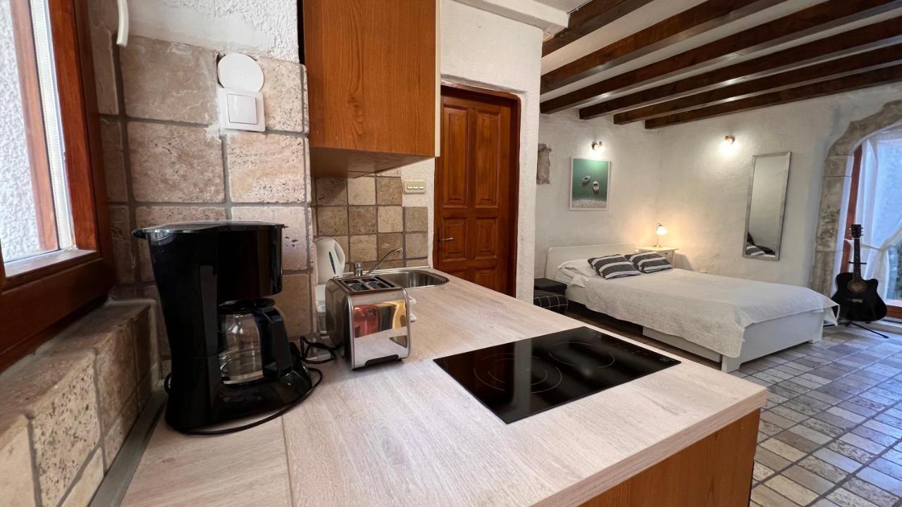 F Guest house