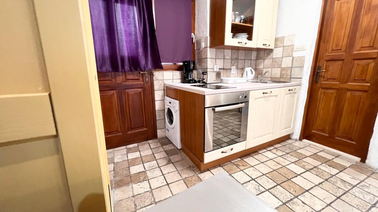 F Guest house 3*