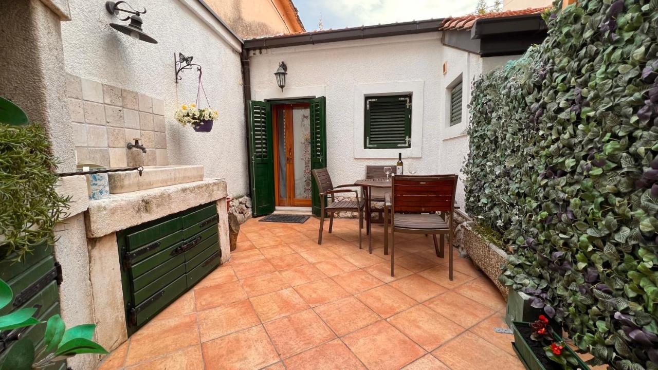 Guest house F Split