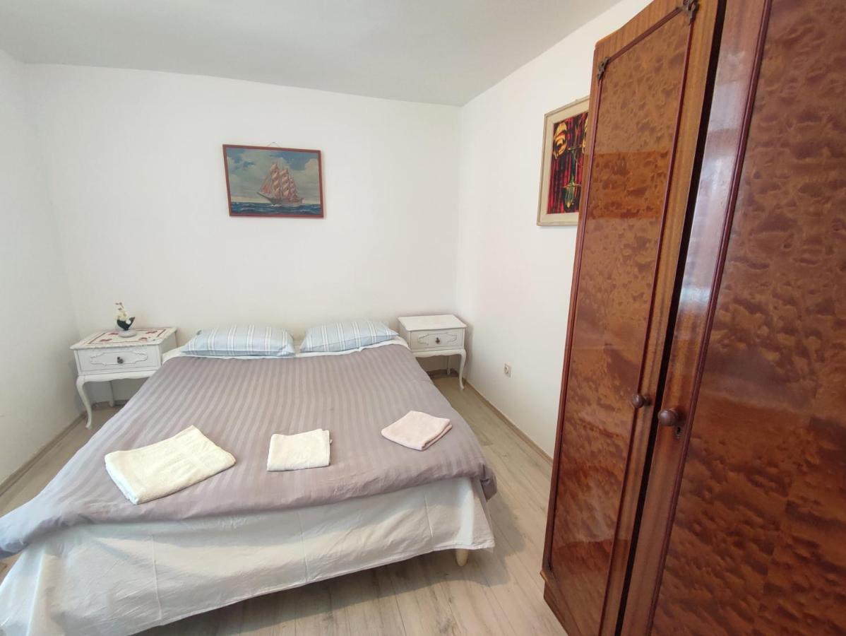 Apartmani Ana Leko *