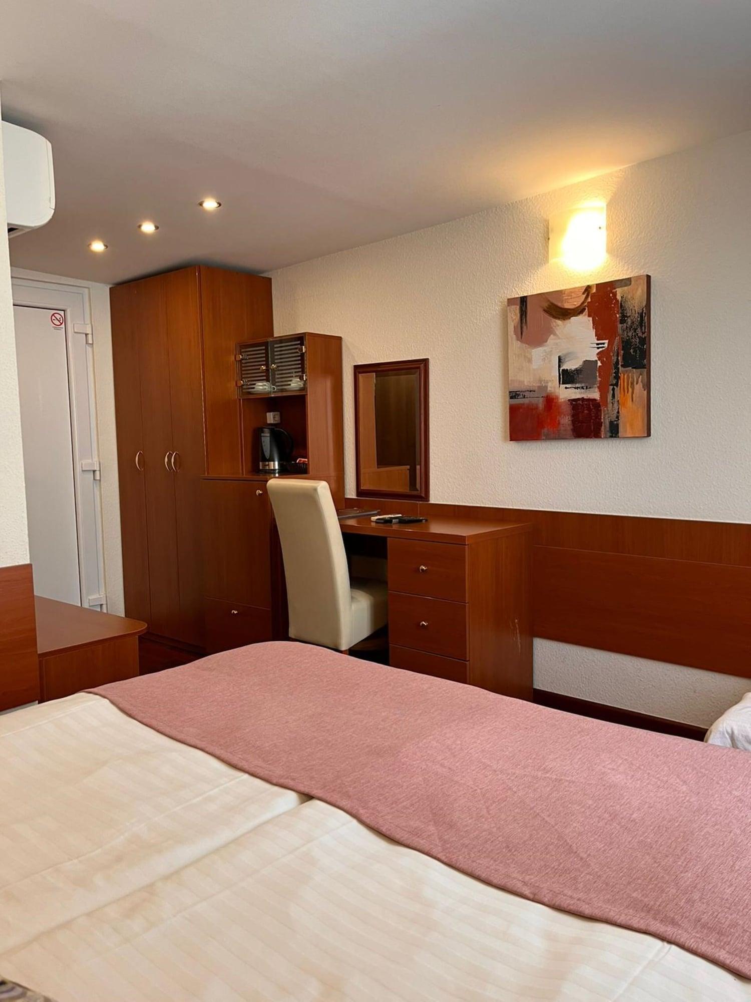 Kastel 1700 3*