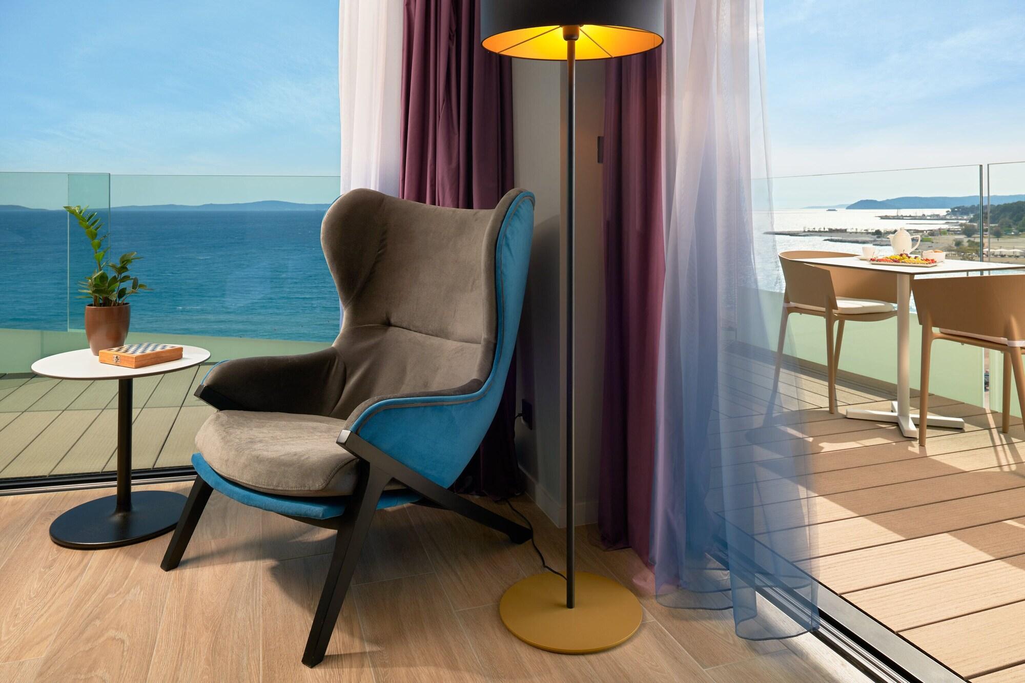 Amphora Hotel
