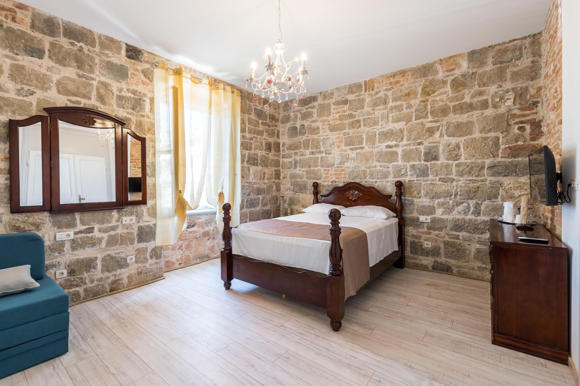 Pietra Rossa Hotel