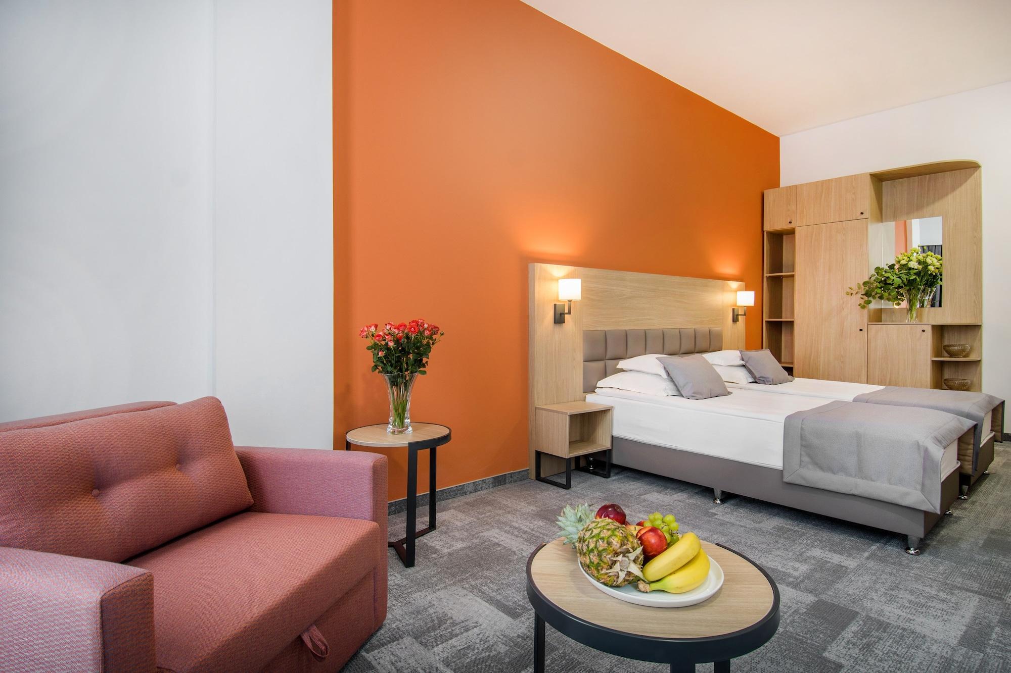 Hotel By President