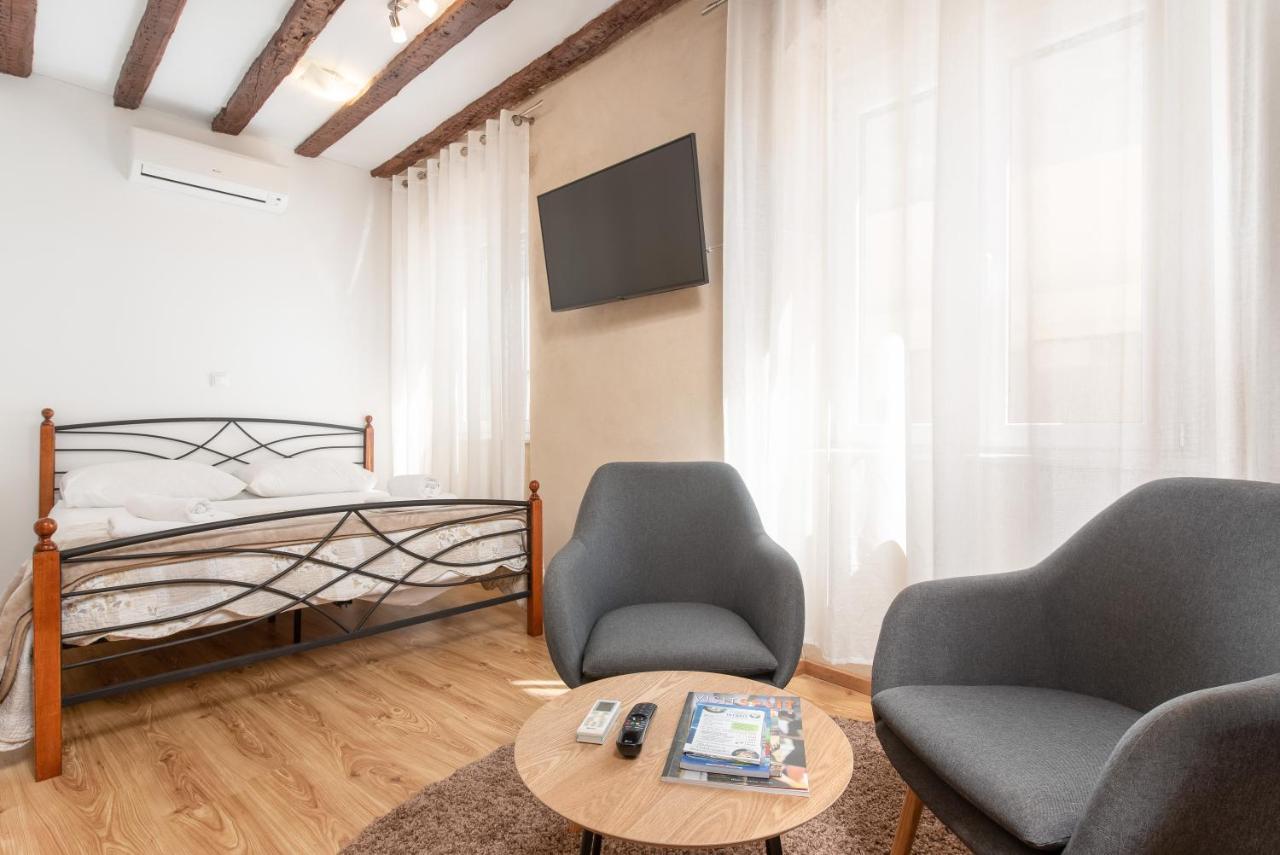 Dolce Apartment *