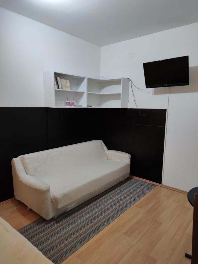 Guest house Private Accommodation Raspudic