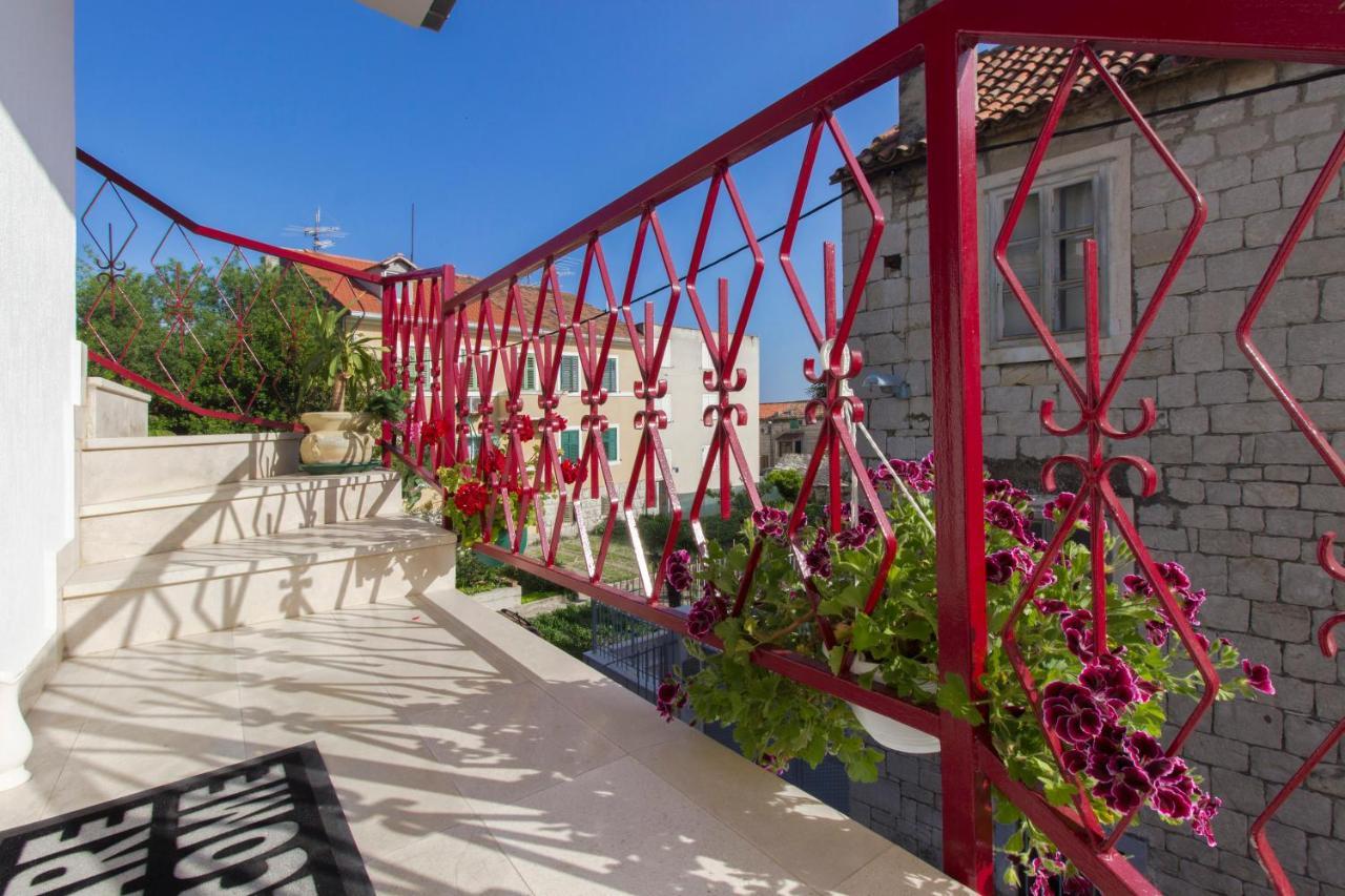 Cherry-old Town Split