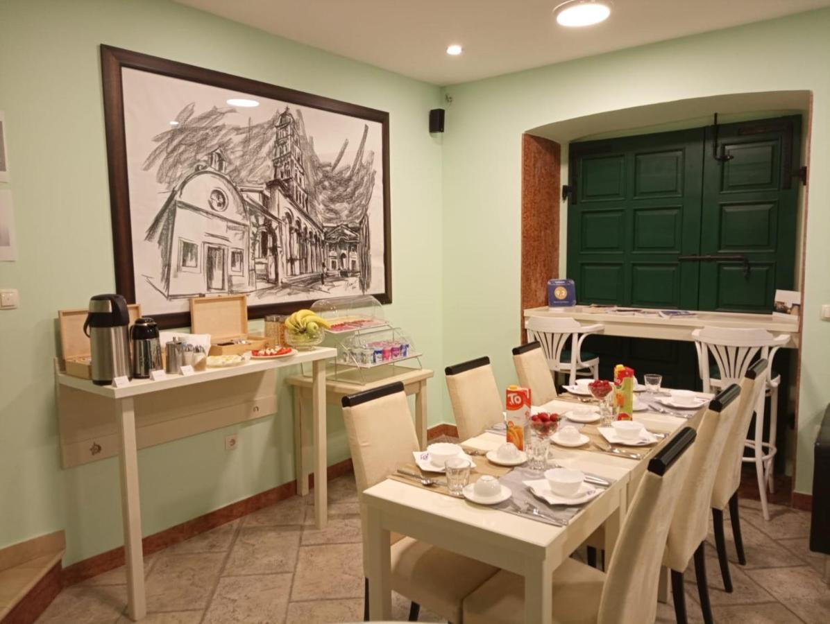 Toni Palace Gasthof Split