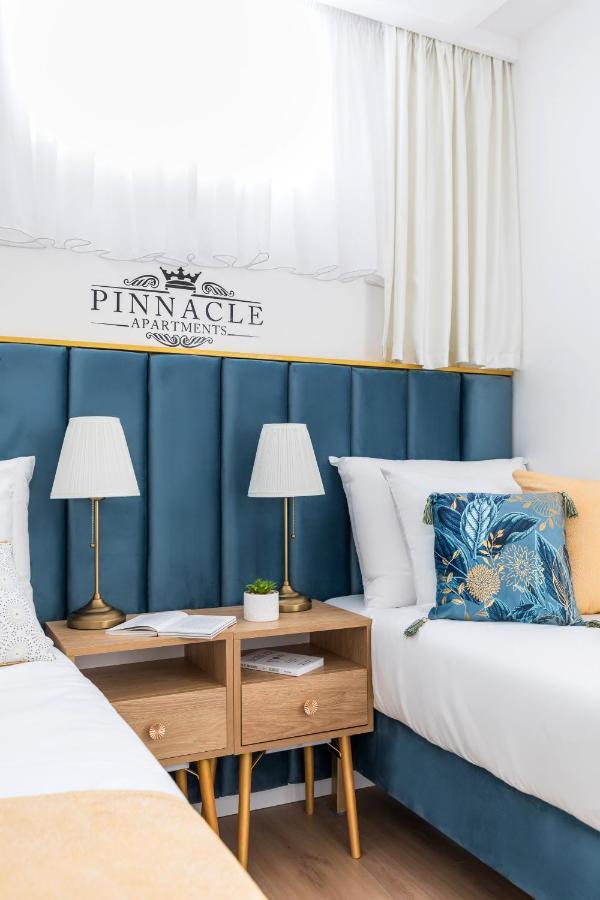 Exquisite Couples Delight With Free Bikes & Parking *
