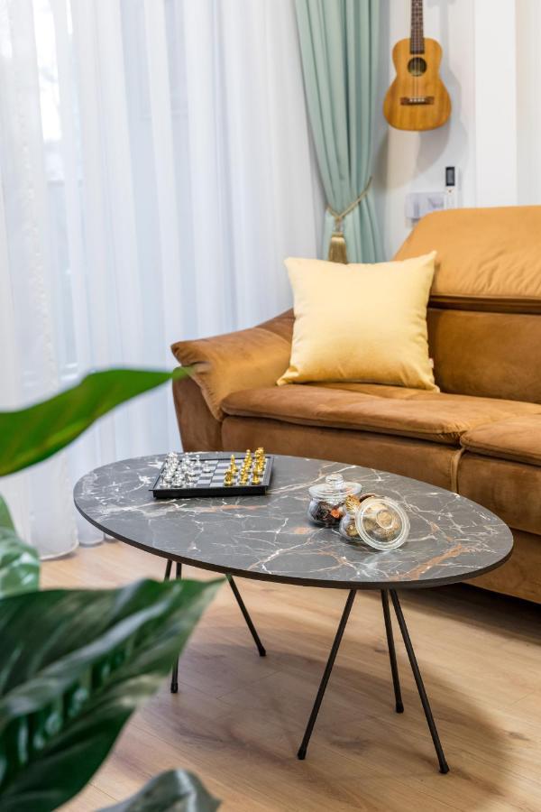 Exquisite Couples Delight With Free Bikes & Parking * Split