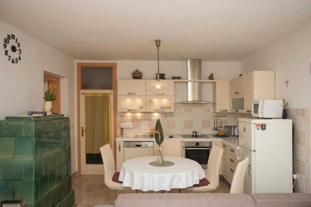 Orsula Apartment