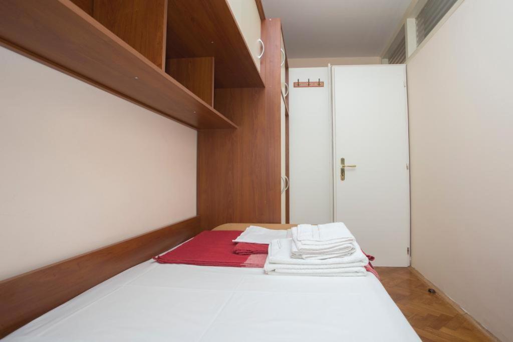 Orsula Apartment