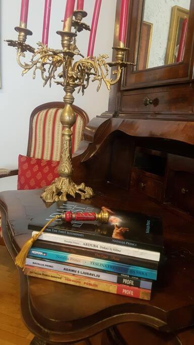 Writer's In An Unique District Apartman