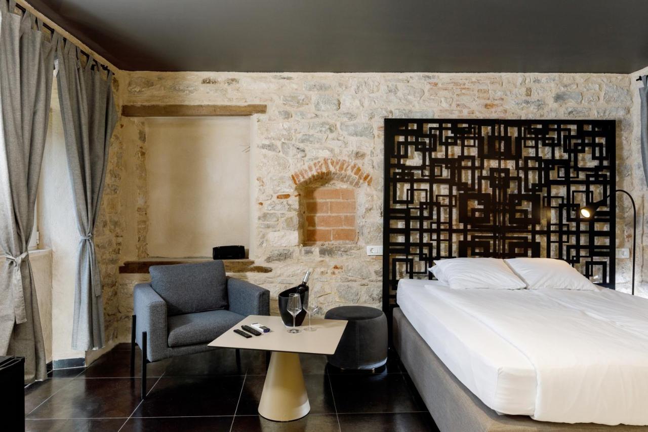 Palace Luxury Apartment *