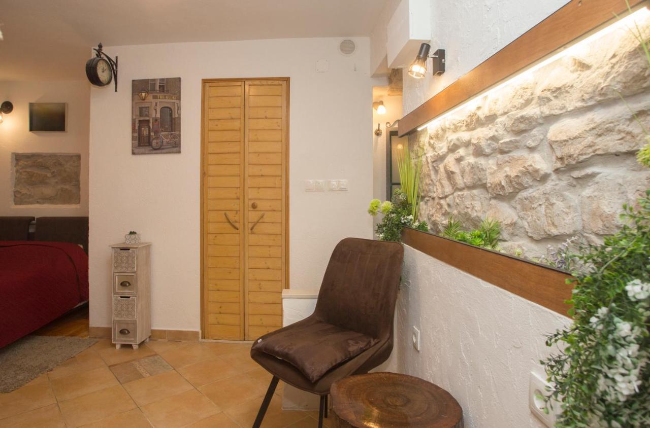 Natalia Old Town Apartman *