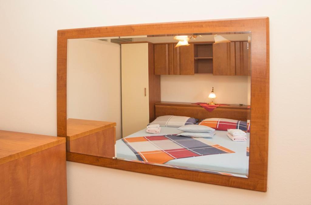 Orsula Apartment