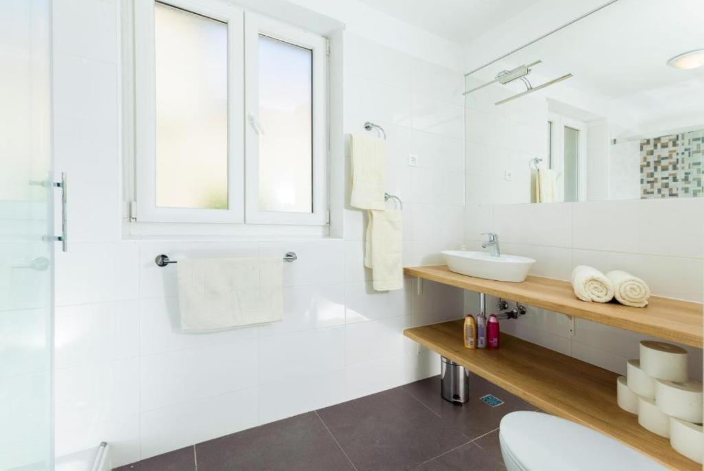 Apartments & Room Rollex Guest house 4*