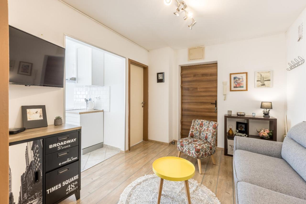 Sunny Apartment *