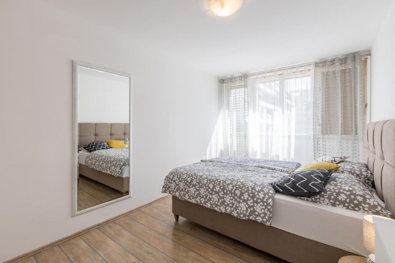 Apartment Sunny Split