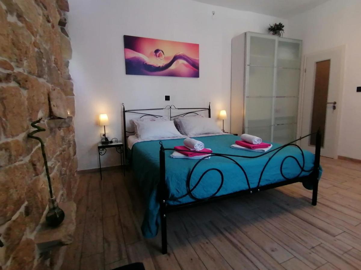 1 Apartamento *