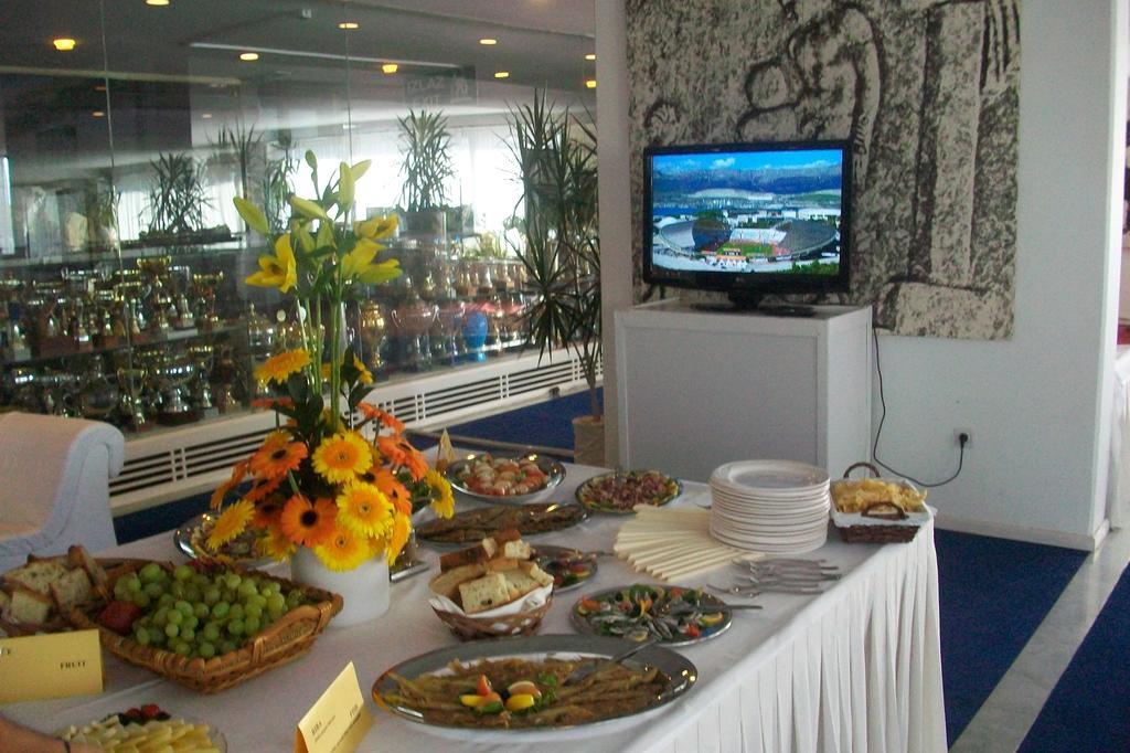 Consul Hotel 3*