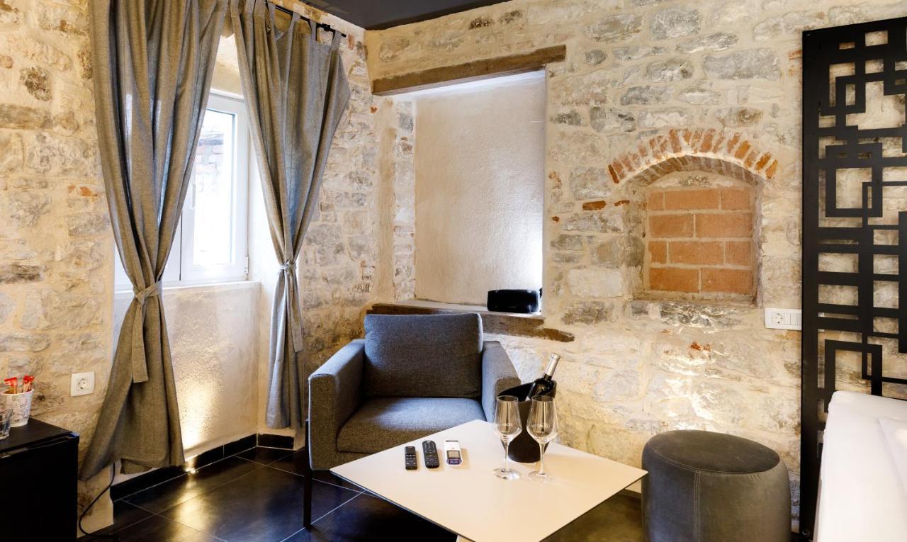 Palace Luxury Apartment