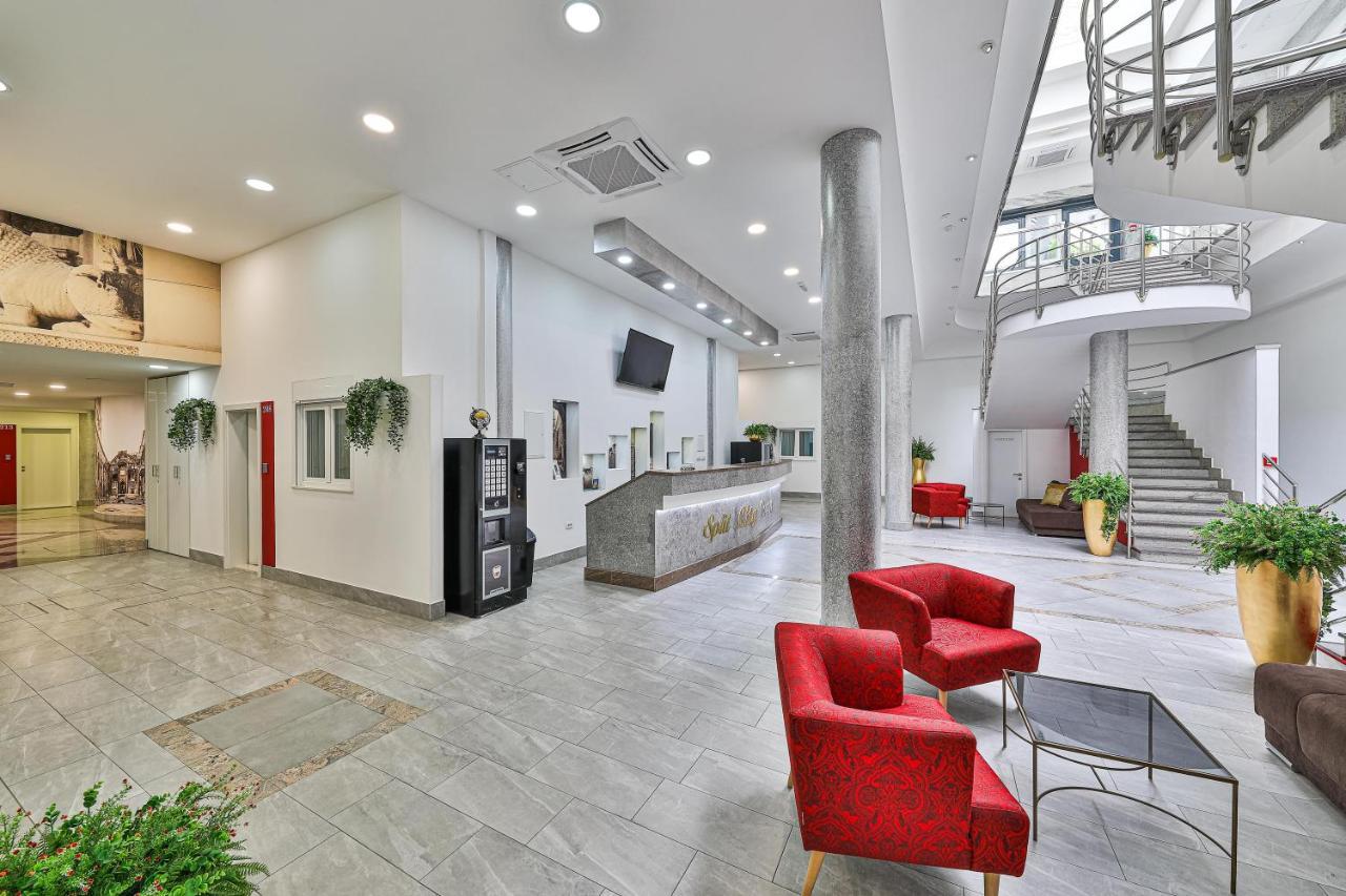 Split City Rooms Guest house