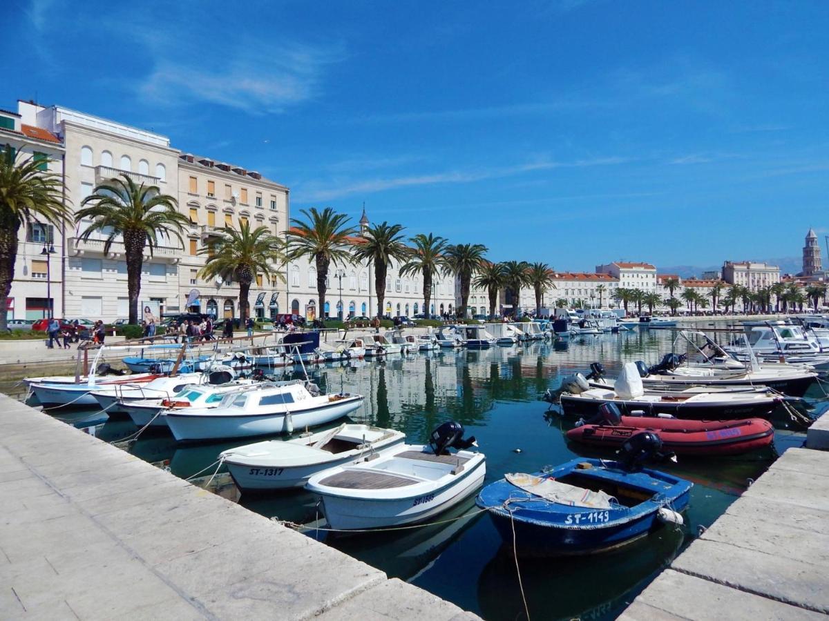 Authentic In Stone House At The Location Split
