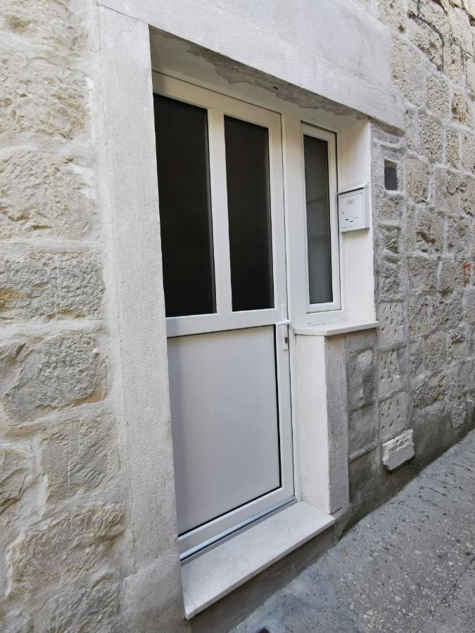Authentic In Stone House At The Location Apartamento Split