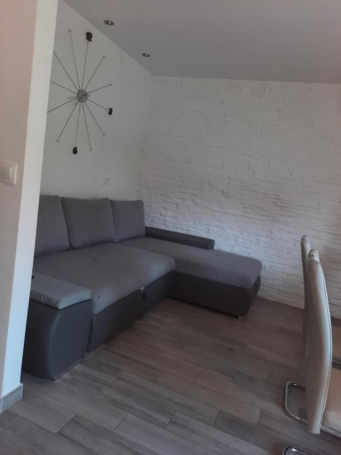 Ani Apartment Split