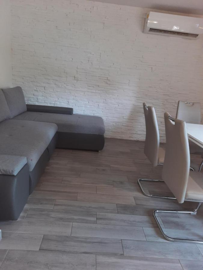 Ani Apartment