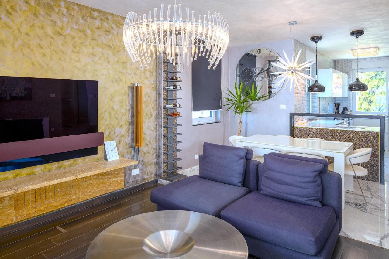 Luxury Bella Vista Holidays @ Kasuni Beach Apartment Split
