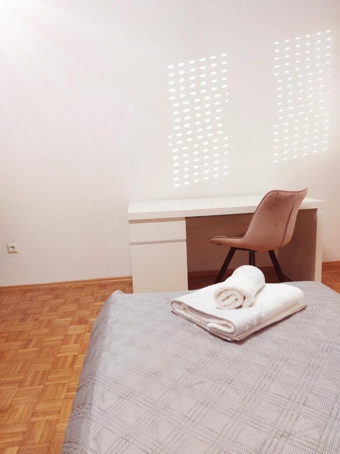 Karla Apartment Split