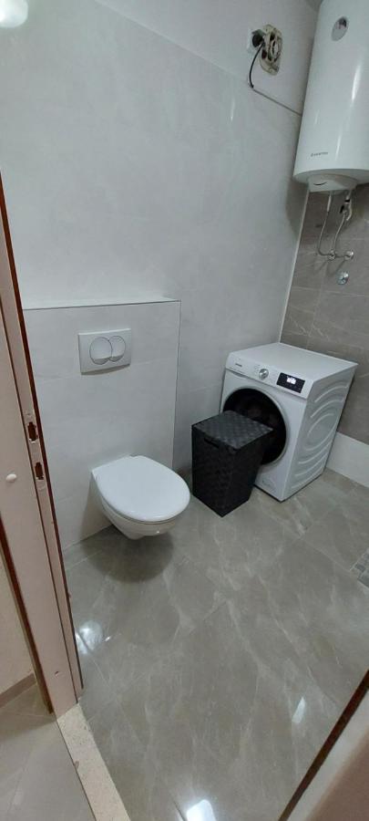 Lana Apartment *
