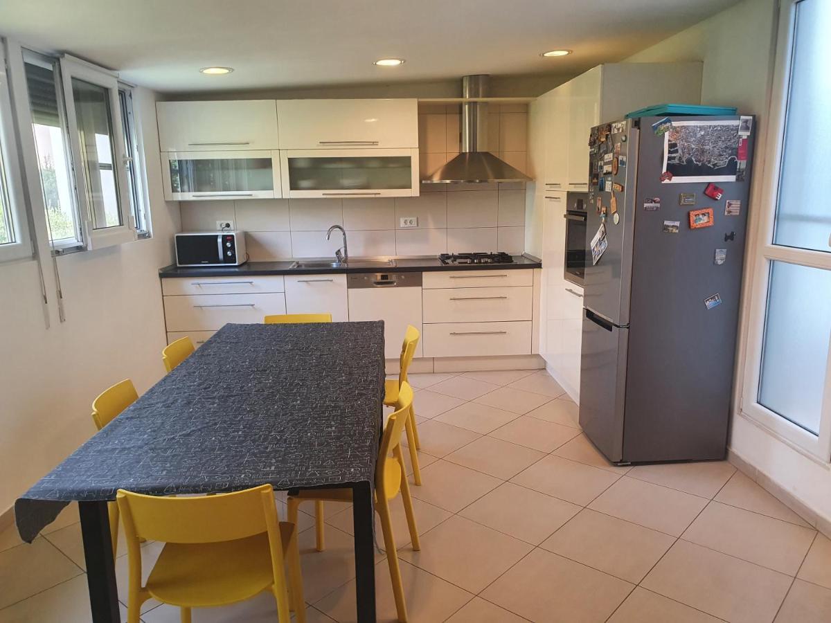 Great For 5 Apartment Split
