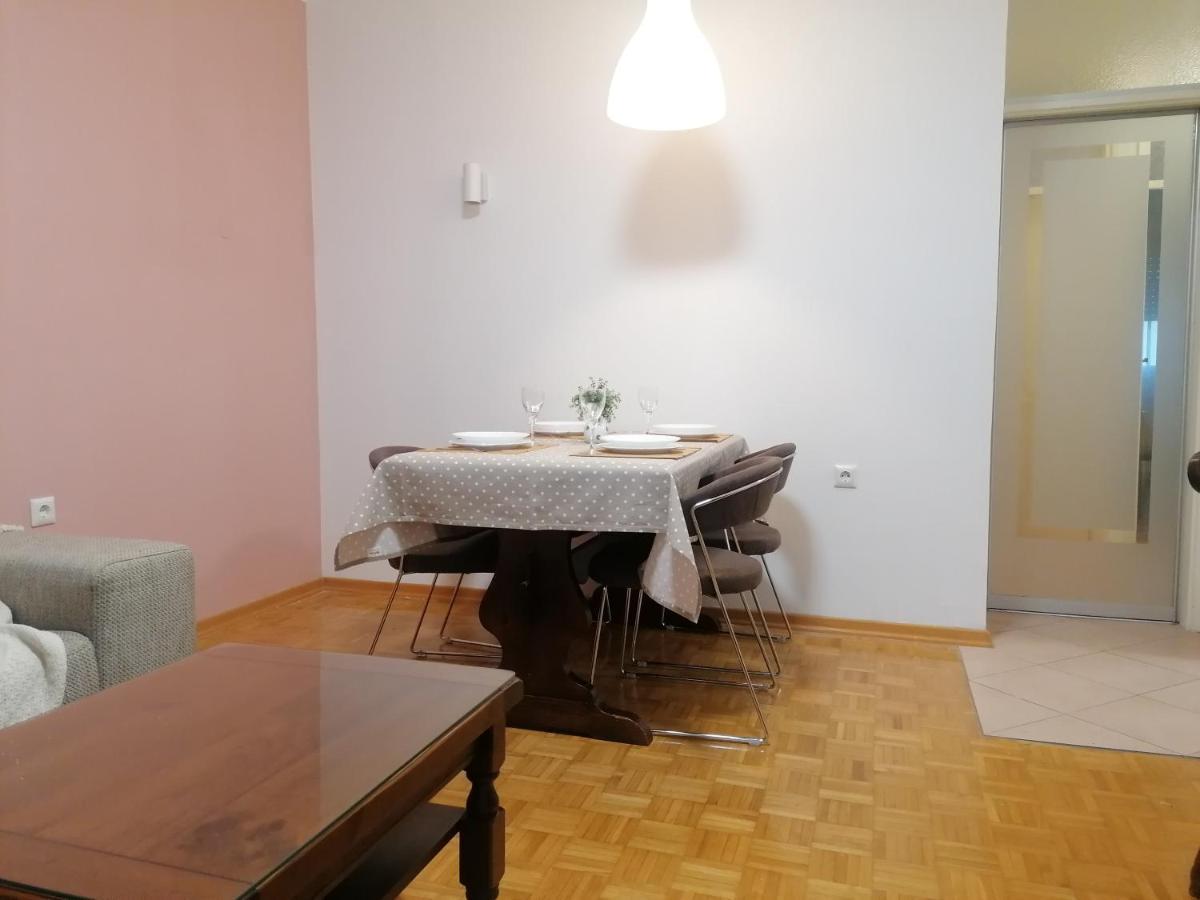 Karla Apartment Split