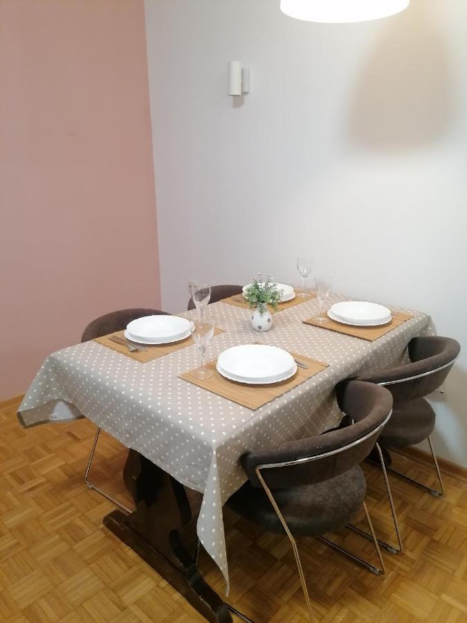 Karla Apartment Split