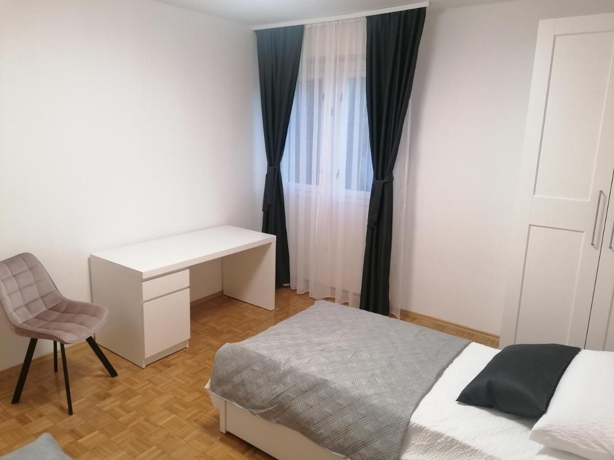 Karla Apartment Split
