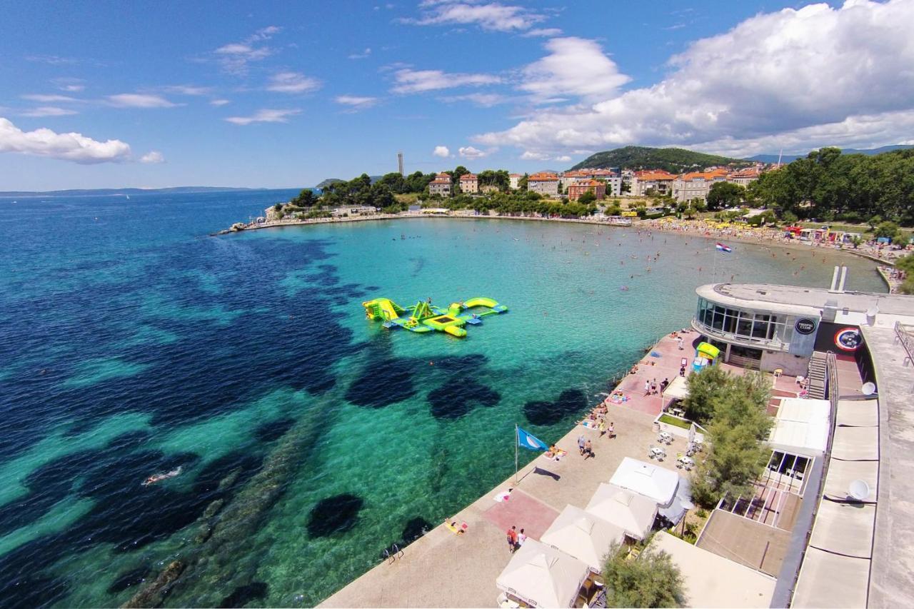 With Wifi - 17386 Split