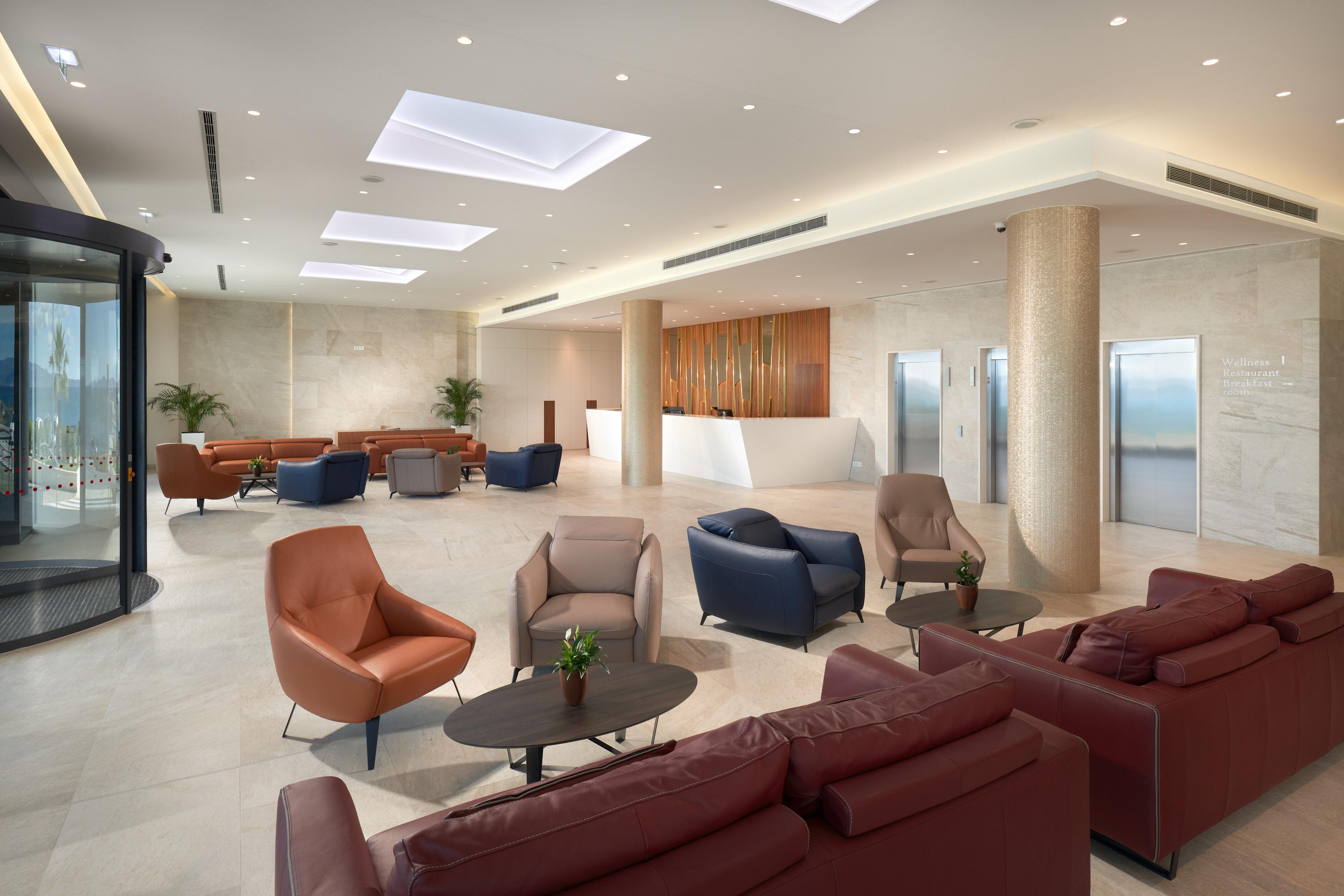 Amphora Hotel 4*