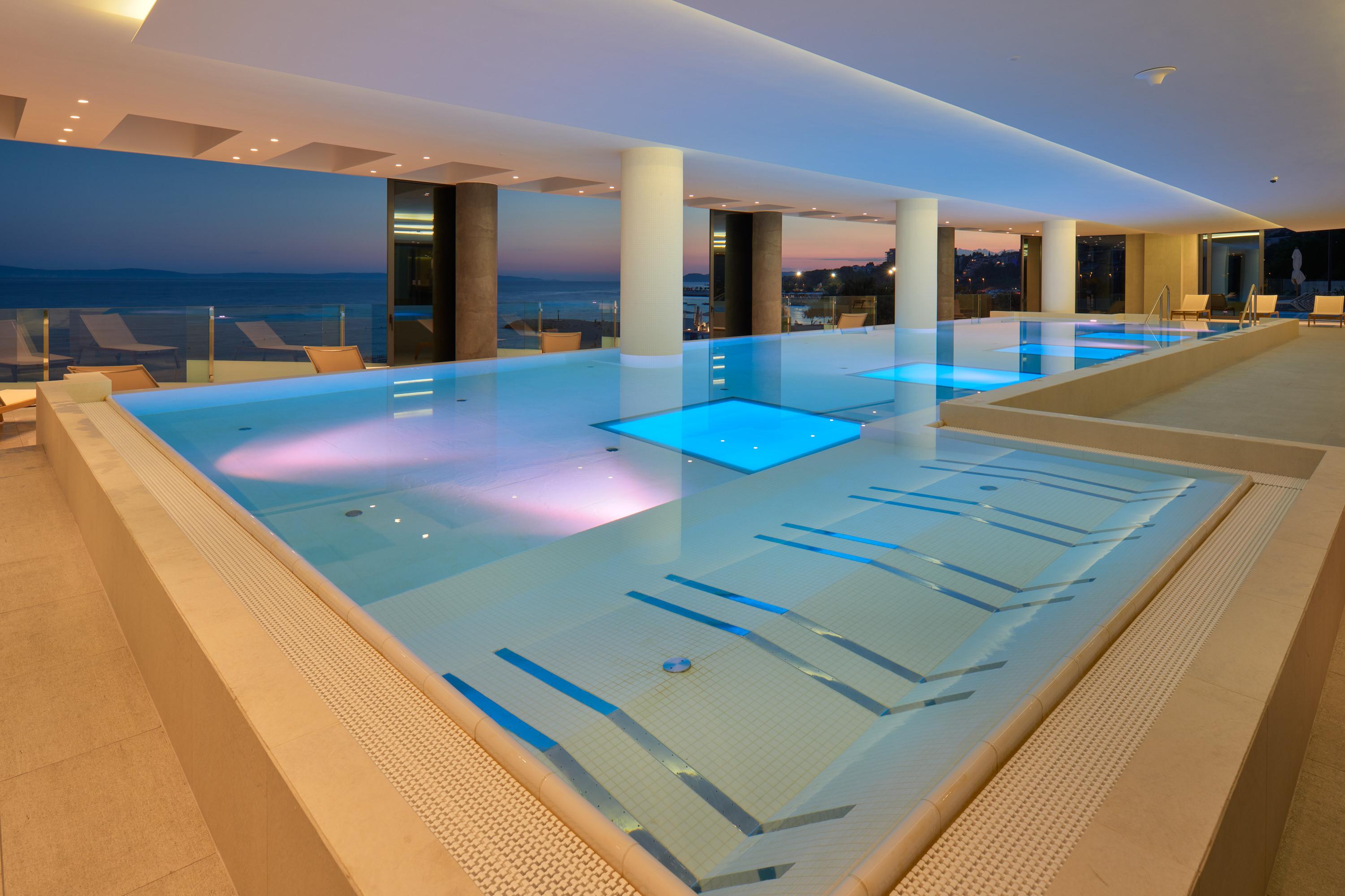 Amphora Hotel 4*