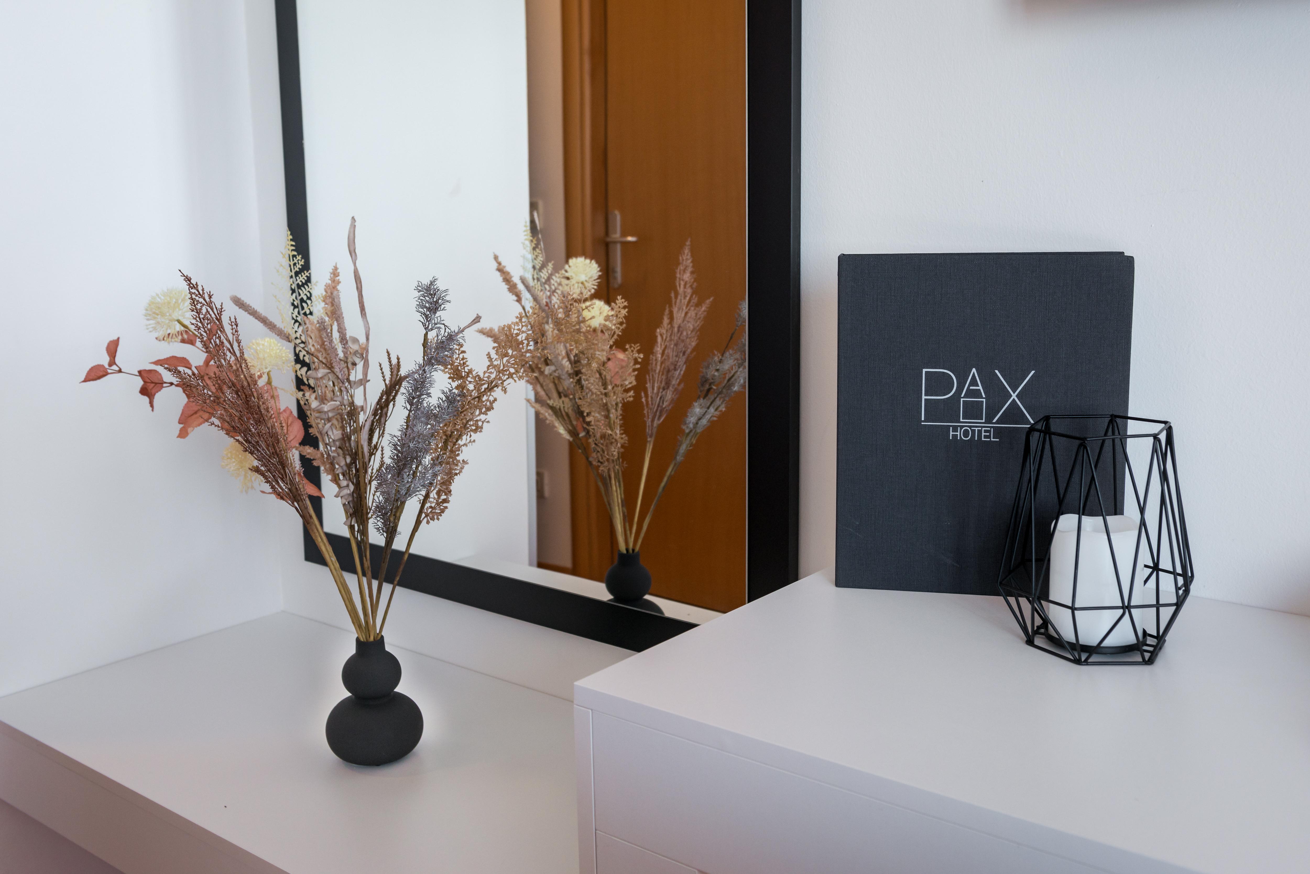 Pax Split