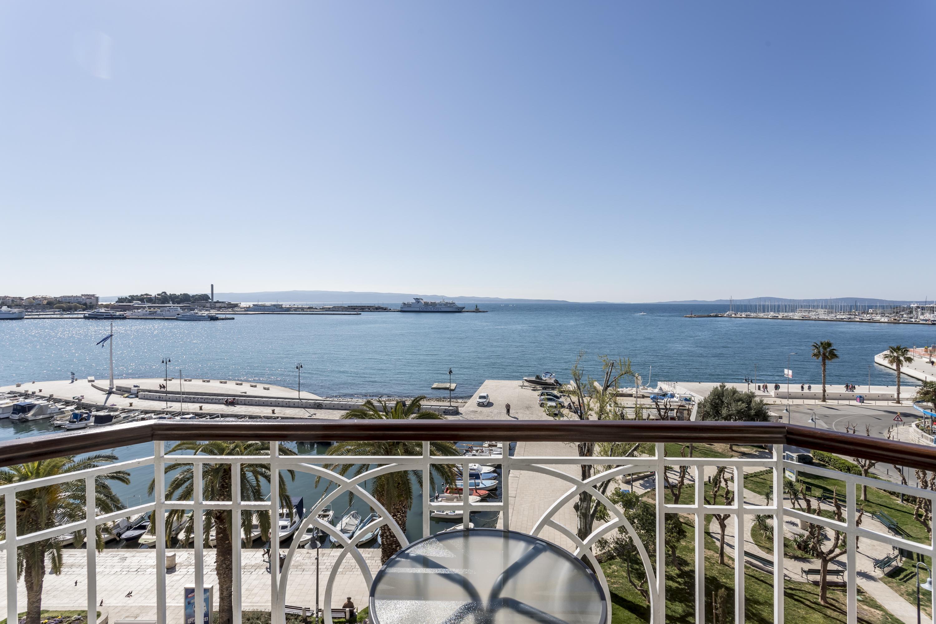 Seaview Luxury Retreat Guest house 4*
