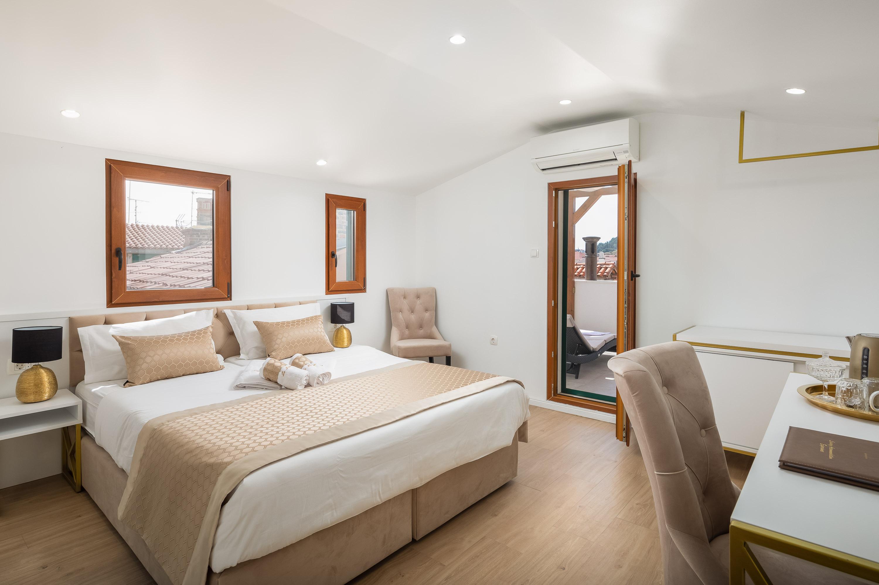 Le Premier Luxury Split