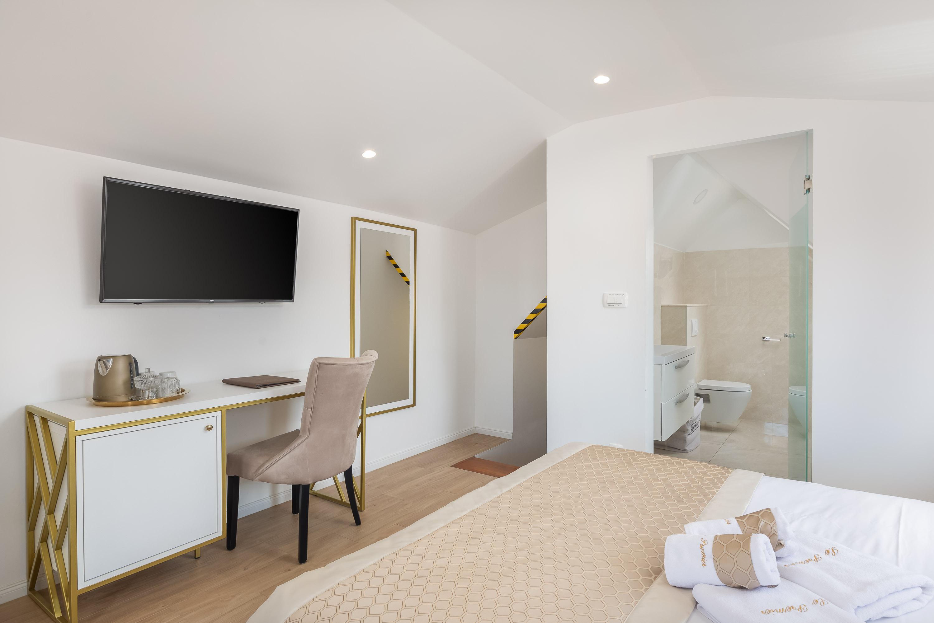 Le Premier Luxury Acomodação com café da manhã  4*