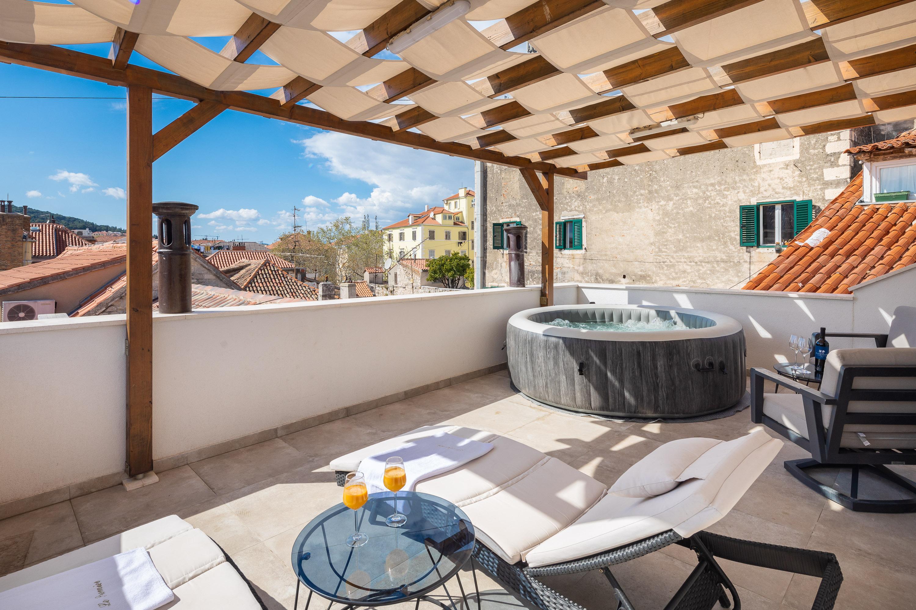Le Premier Luxury Split