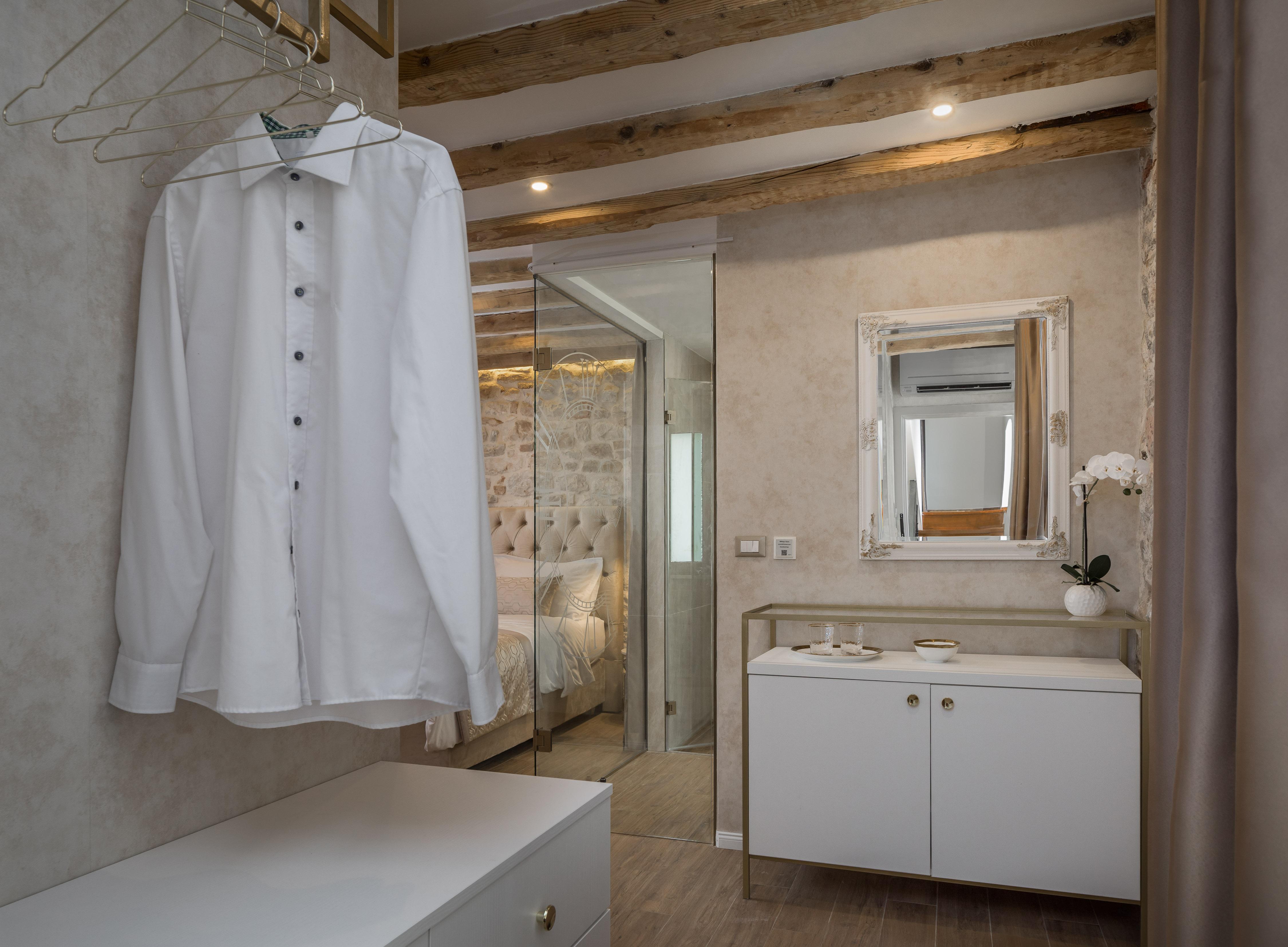 Le Premier Luxury 4*