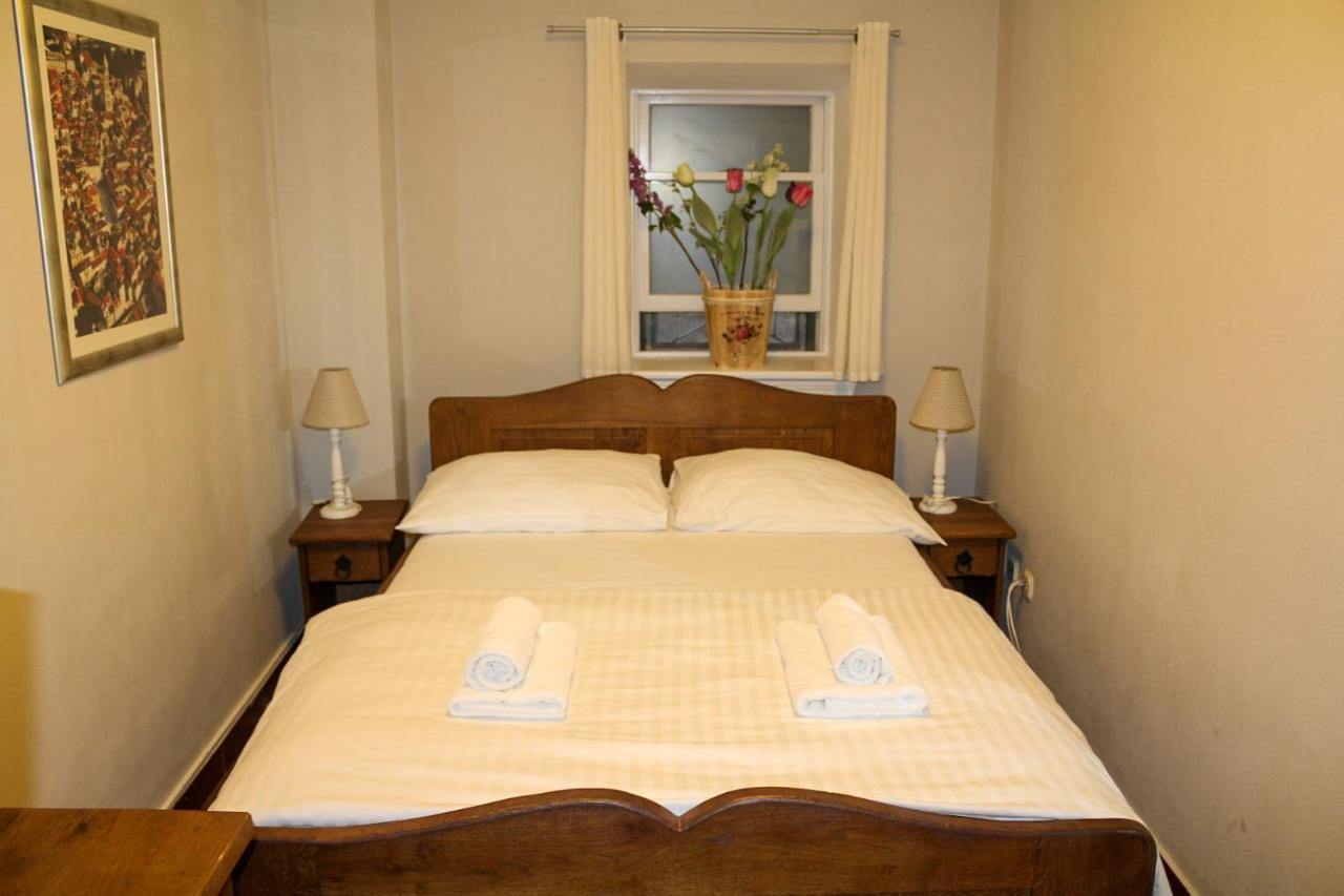 Varos Guest house 3*